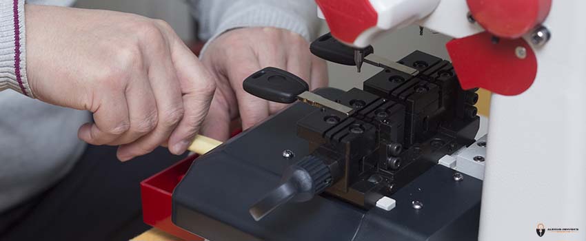 ADL-Production of car keys on a specialized key machine